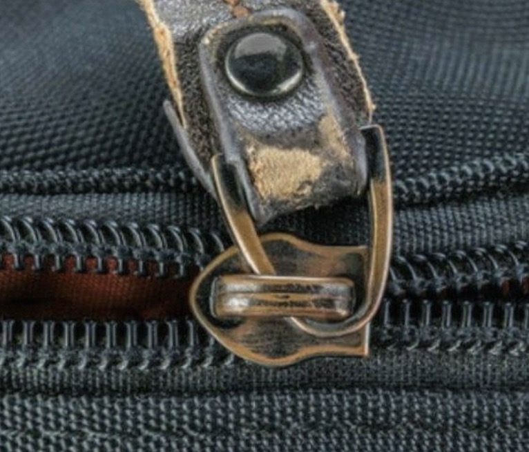 how to put a zipper back on a backpack