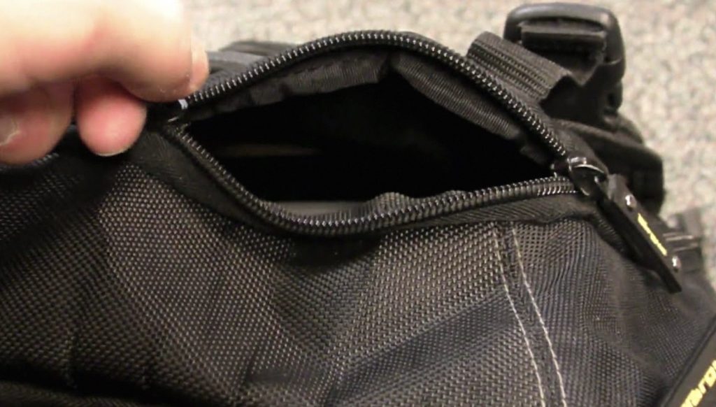 how to put zipper back on backpack