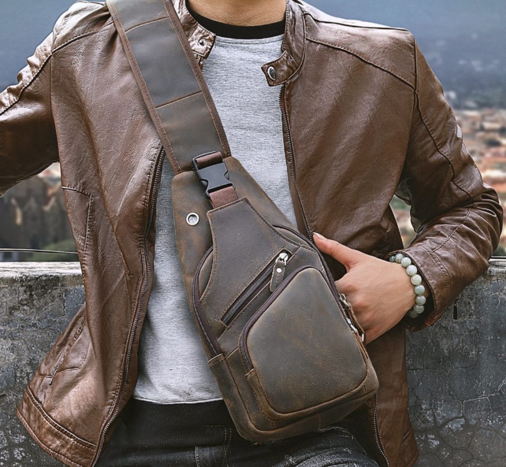 Shoulder Bags for Men: Combining Practicality and Style插图4