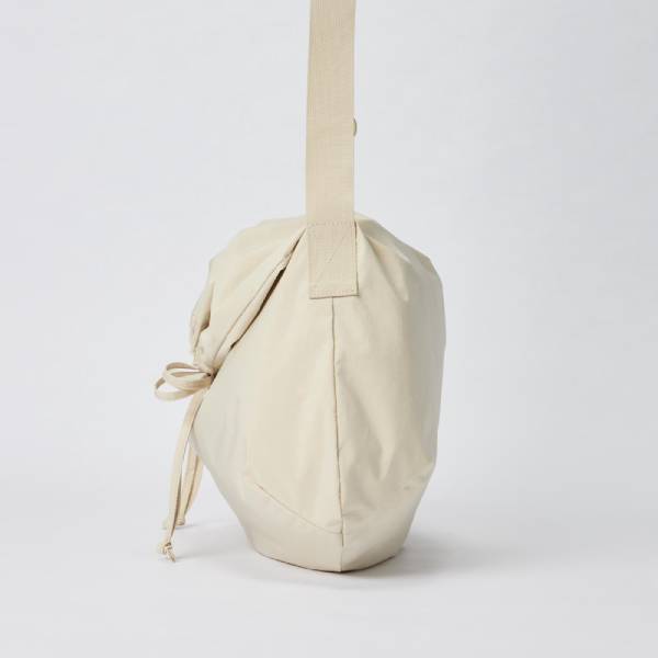 uniqlo drawstring shoulder bag